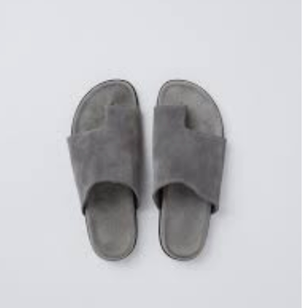Bassike suede slides #totokaelo #la garcons